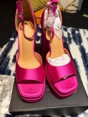 Shoe Dazzle Hot Pink Satin Platform Ankle-Strap Sandals